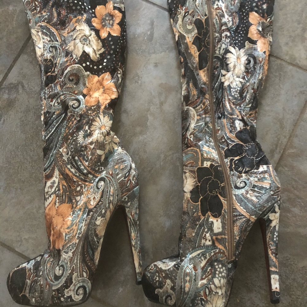 Knee high platform high heeled boots